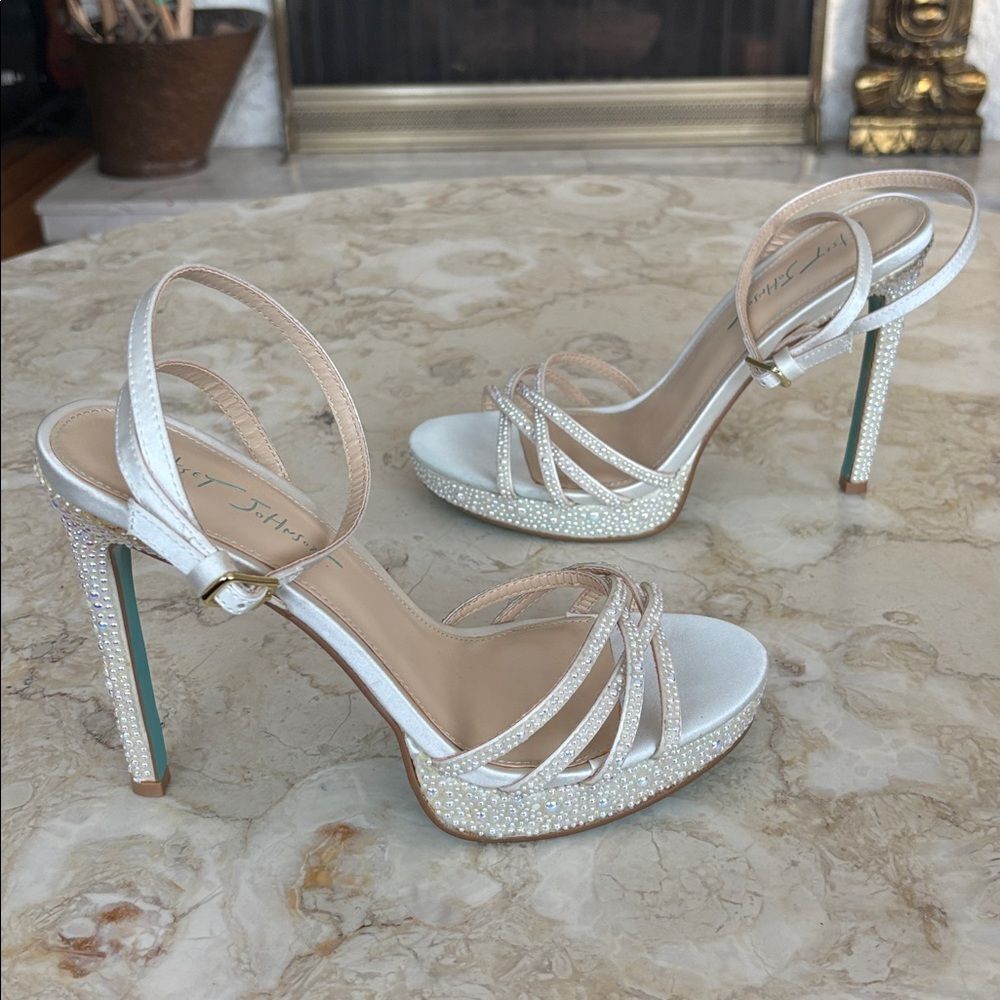 Betsey Johnson White Aden Platform Dress Heeled Sandals Ankle Strap Faux Pearls - Picture 5 of 13
